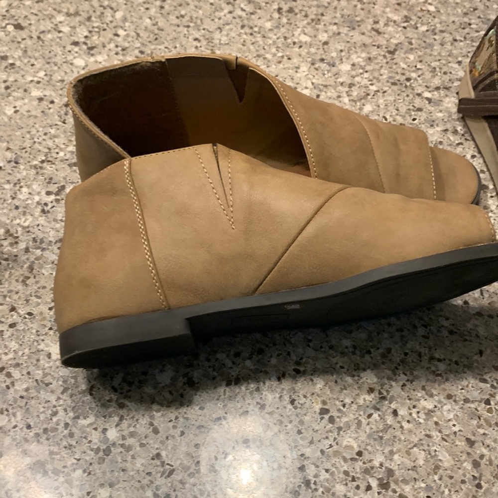 Leather sandal